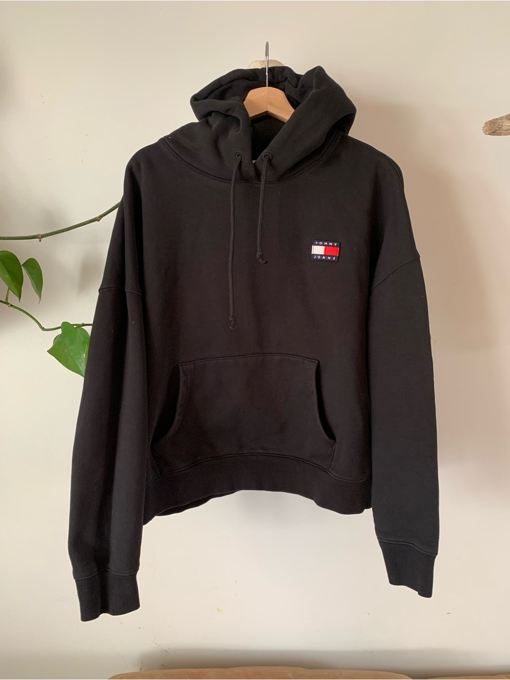 Tommy Hilfiger Black Pullover Hoodie with Flag Logo
